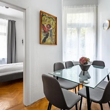 Your 3bdrm Close To The Buda Castle Apartment Budapest