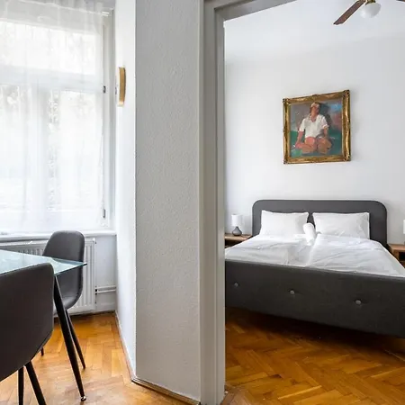 Apartment Your 3bdrm Close To The Buda Castle