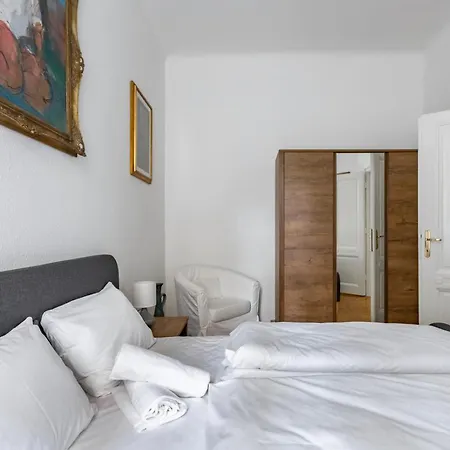 Apartment Your 3bdrm Close To The Buda Castle