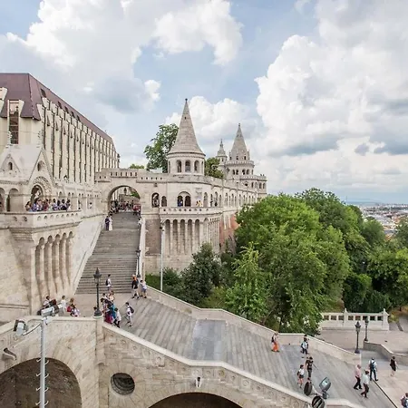 Your 3bdrm Close To The Buda Castle