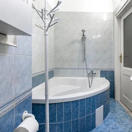 Apartment Your 3bdrm Close To The Buda Castle Budapest